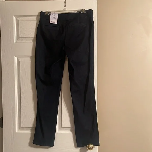 women's Croft & Barrow pull-on pants. - Picture 4 of 5